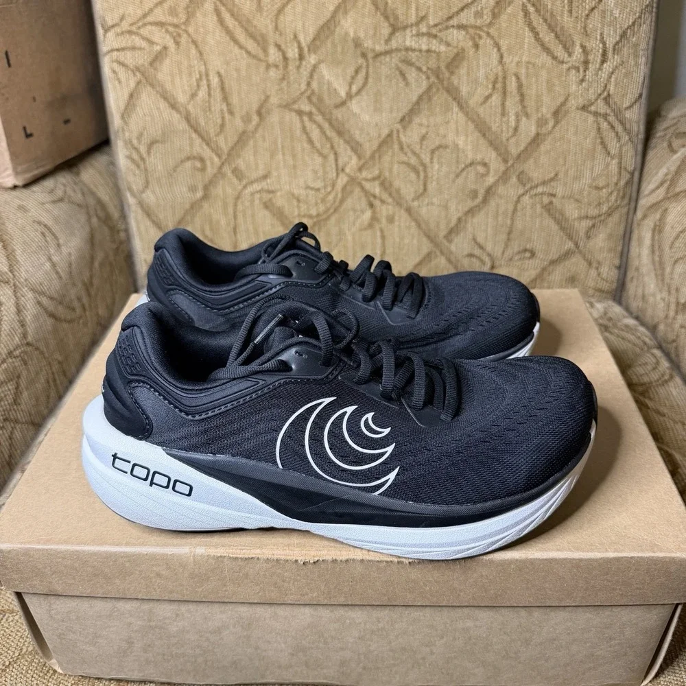 Topo Athletic Phantom 4 Black White Women's Size 7.5 Road Running Shoes